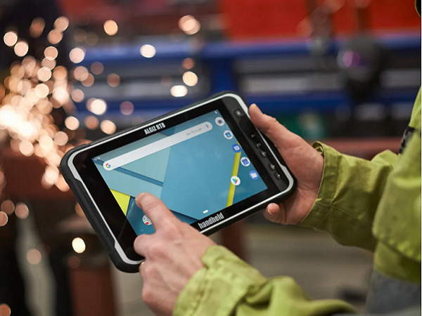 handheld-algiz-rt8-outside.png Handheld Algiz RT8